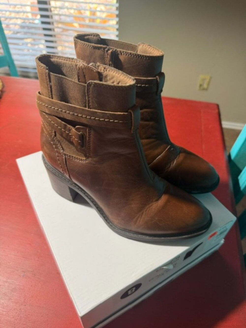 Clarks sz 8 ankle  leather  ankle boots“Your Go‑To Leather Boot for Any Season”
